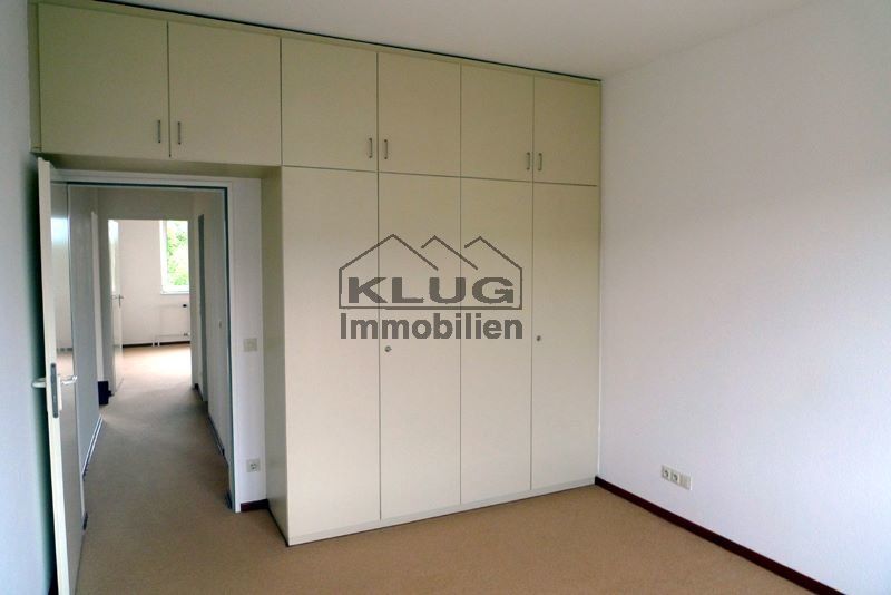 Schlafzimmer mit Einbauschrank