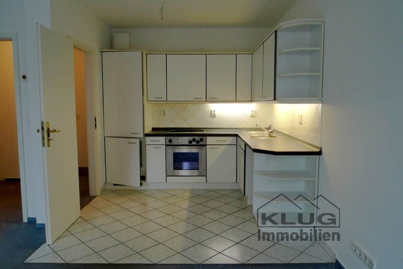 Moderne offene Einbauküche