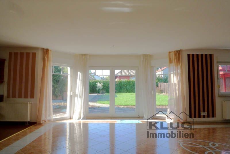 Wohnzimmer mit Bilick in den S