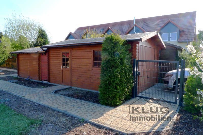 Garage u. Gartenhaus