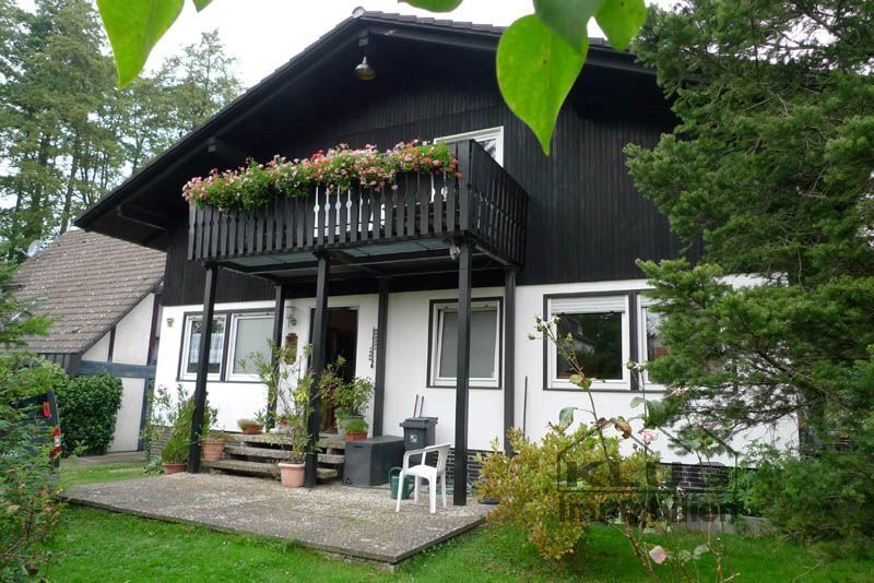 Frontansicht mit Hauseingang u