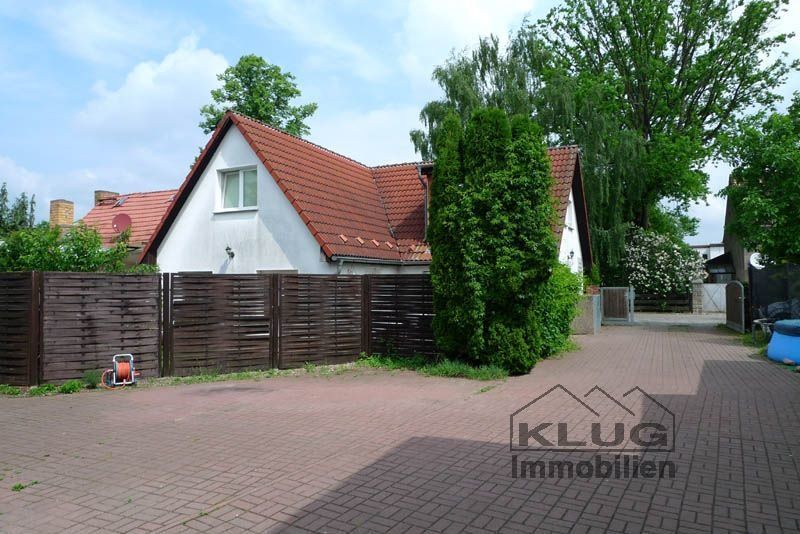 Hofansicht mit Einfahrt