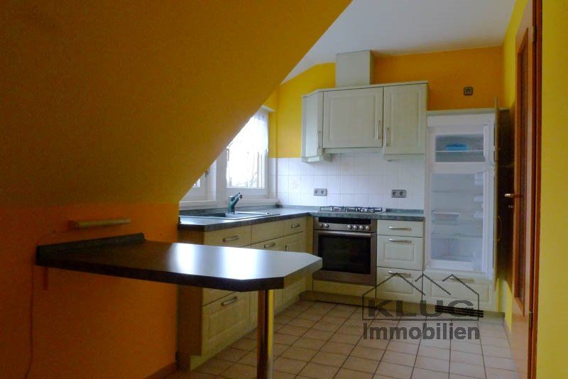 Einbauküche mit Essplatz