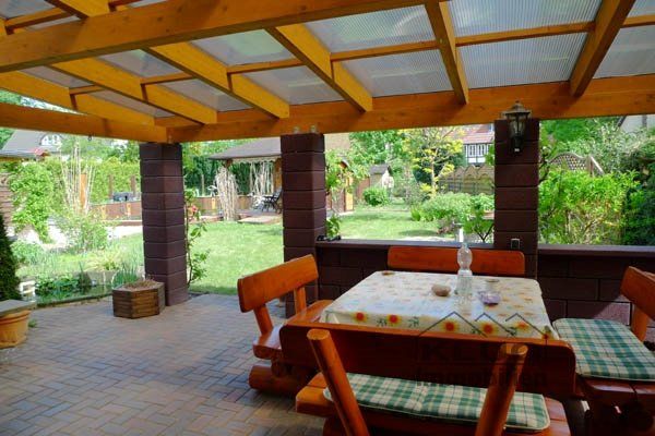 Überdachte Terrasse