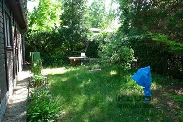 Grundstücksfläche hinter dem H