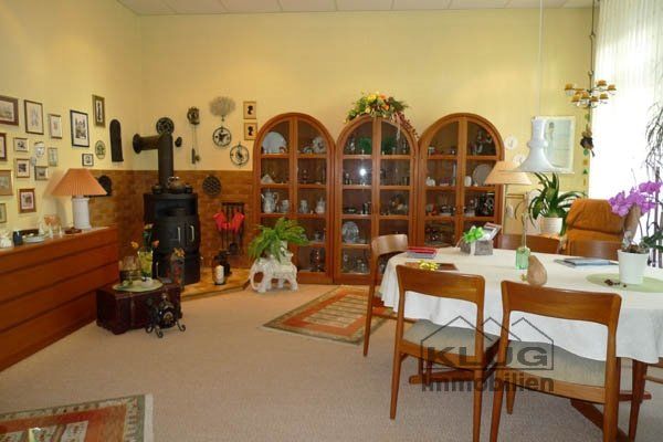 Wohn und Esszimmer mit Kaminof