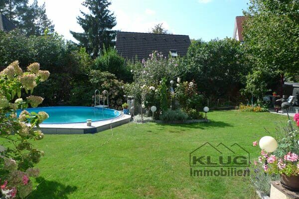 Ansicht Sonnengarten mit Pool