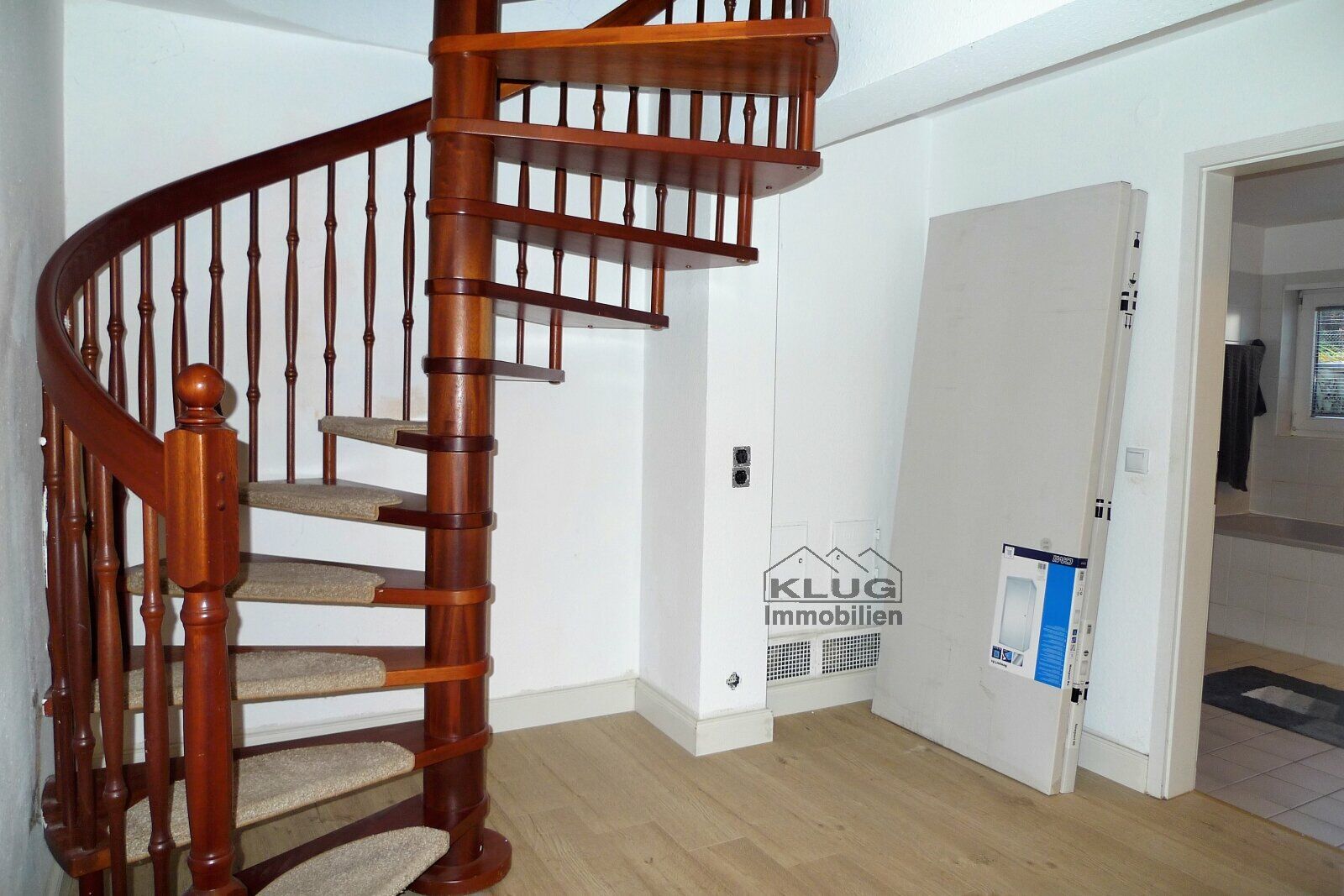 Diele mit Treppe im Souterrain