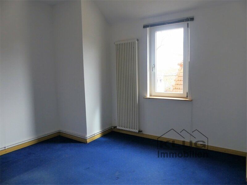 Vom Wohnzimmer abgehendes Zimm