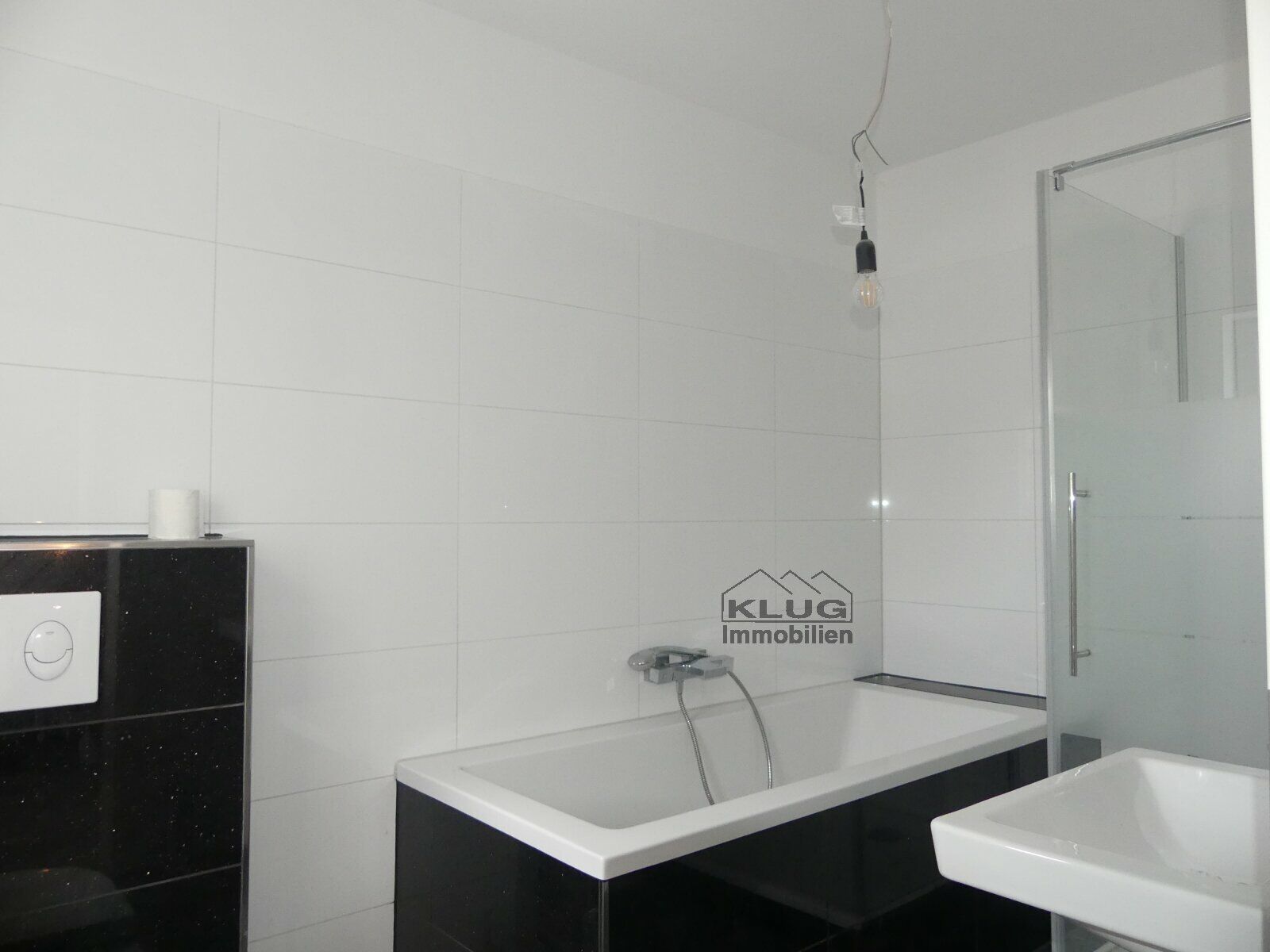 Neues Wannenbad WC mit Dusche
