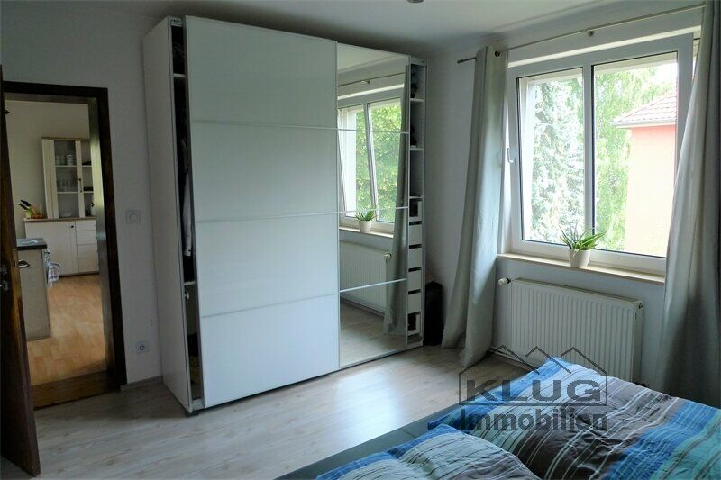 Schlafzimmer Bild 1