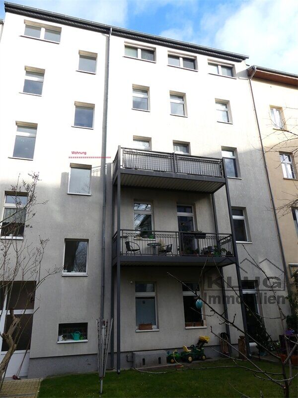 Rückansicht mit Balkon
