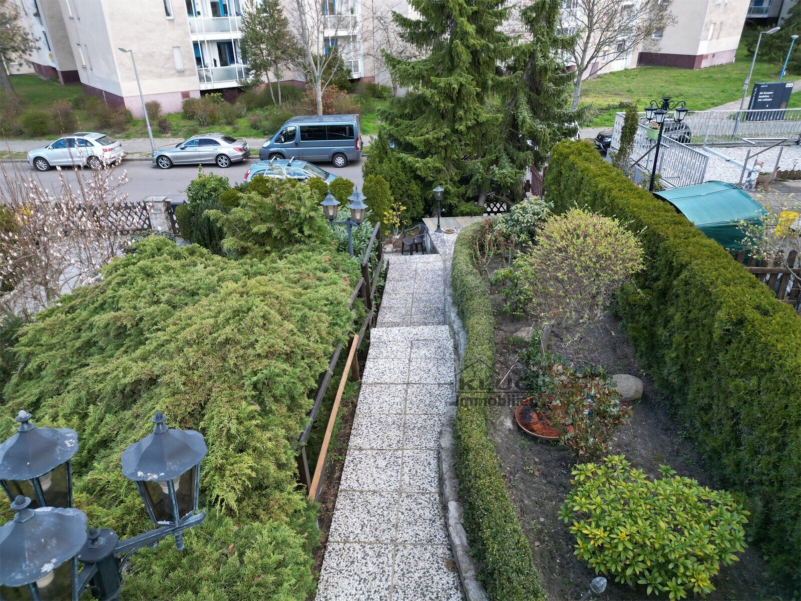Angelegter Weg zur Straße