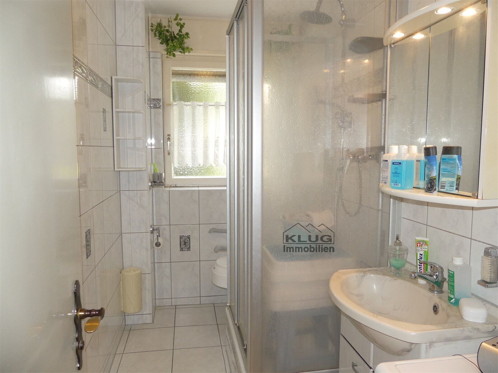 Duschbad WC mit Fenster