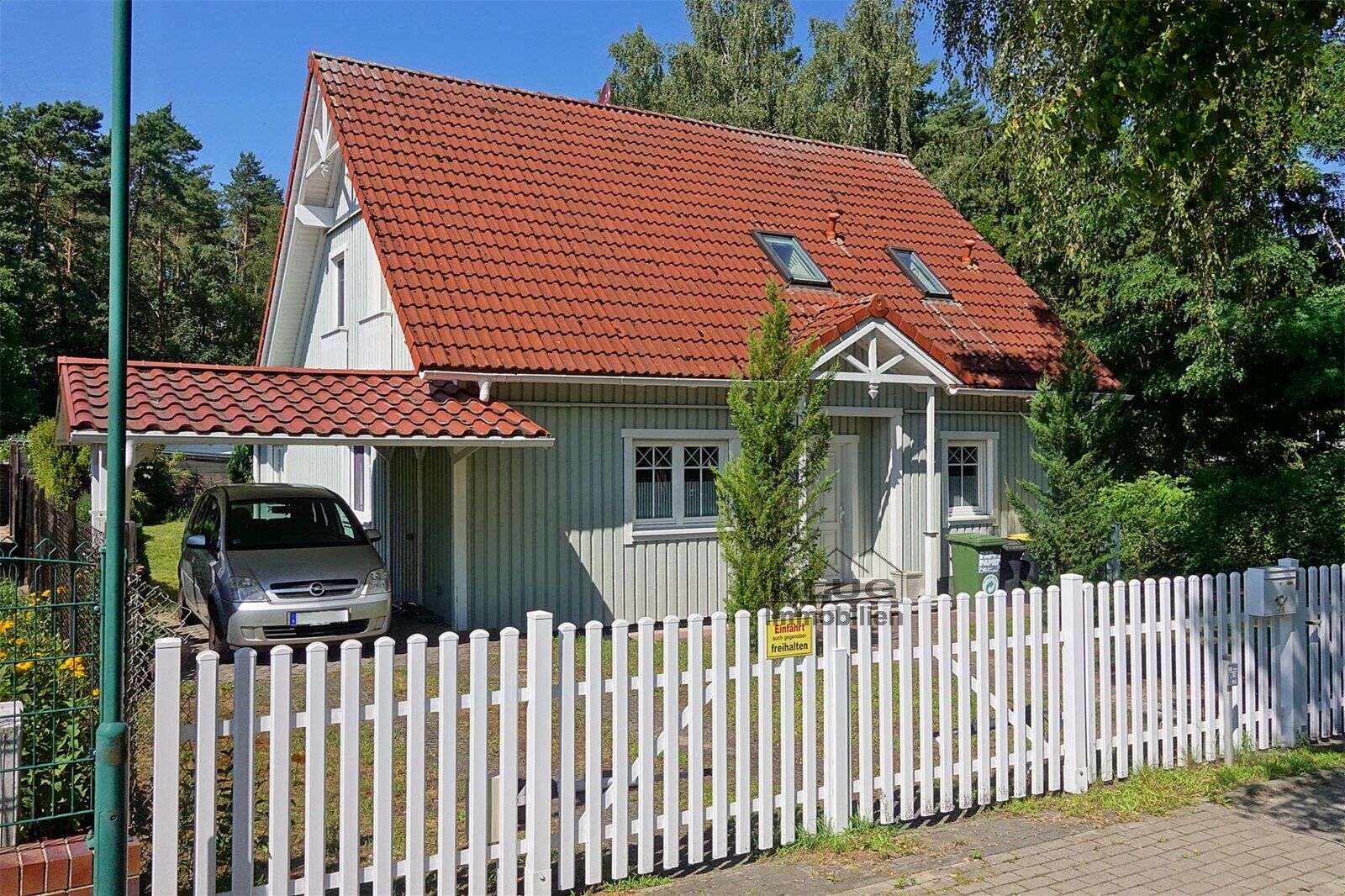 Straßenansicht