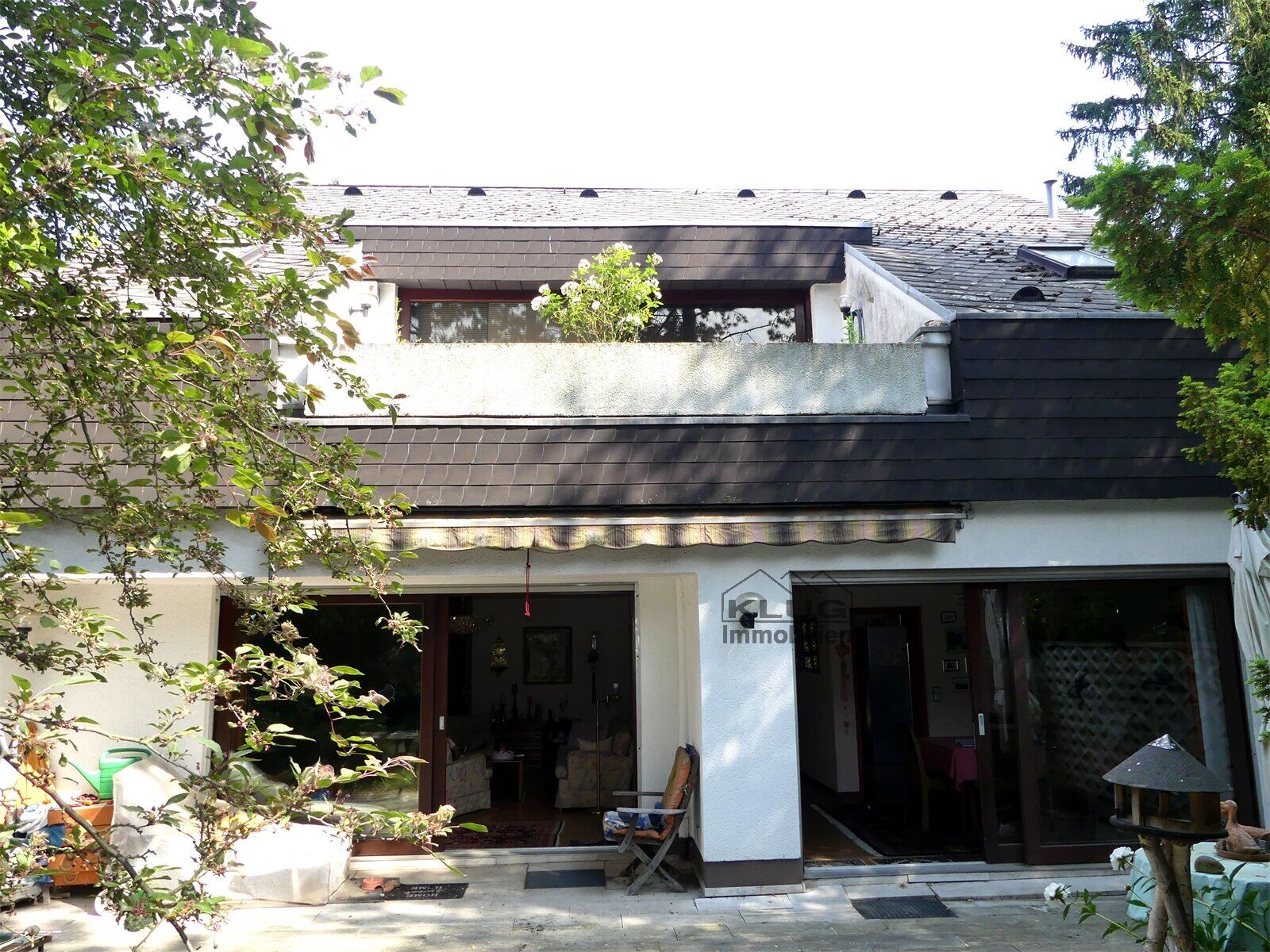 Rückansicht mit Terrasse