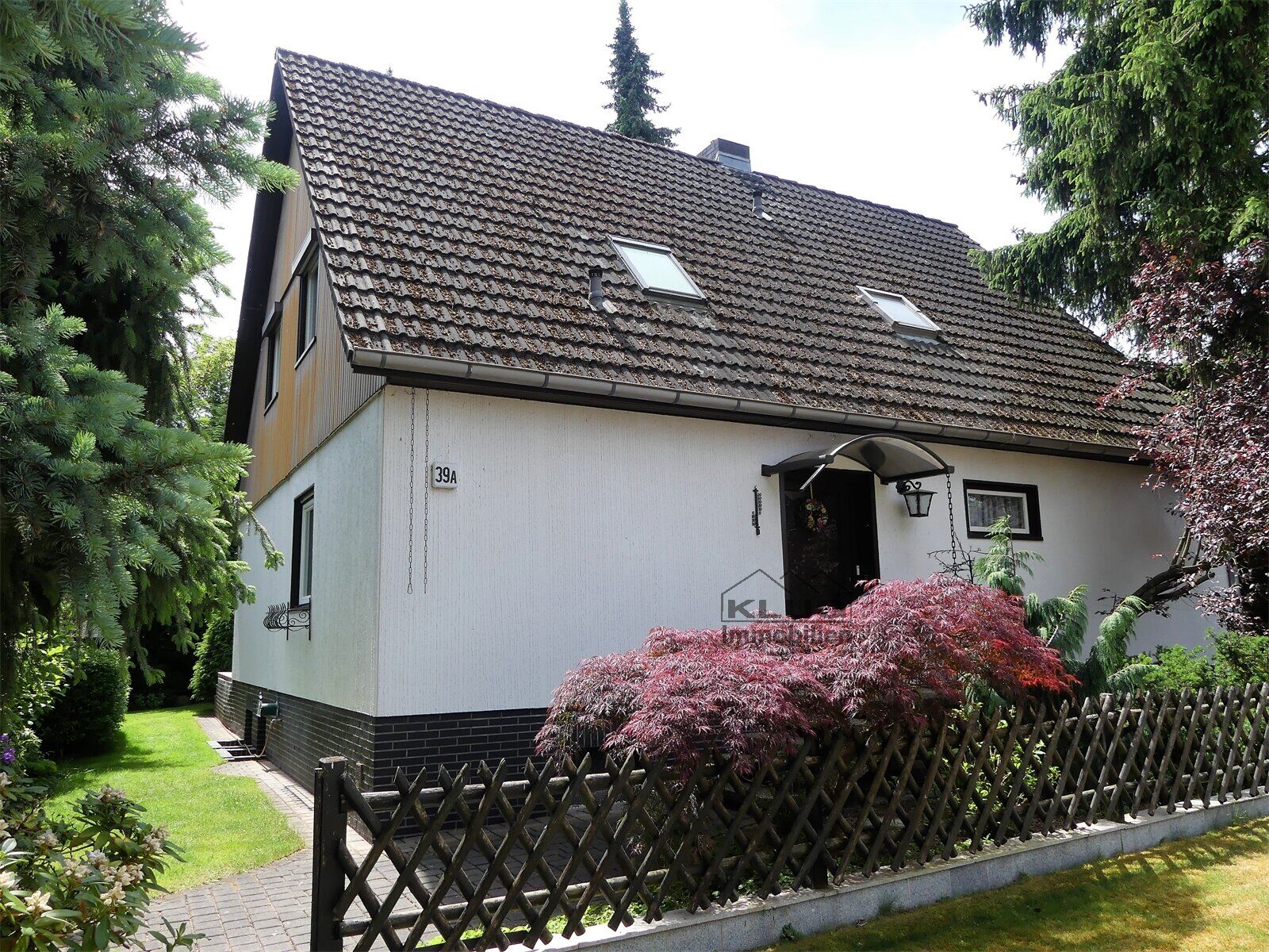 Aussenansicht mit linker Giebe