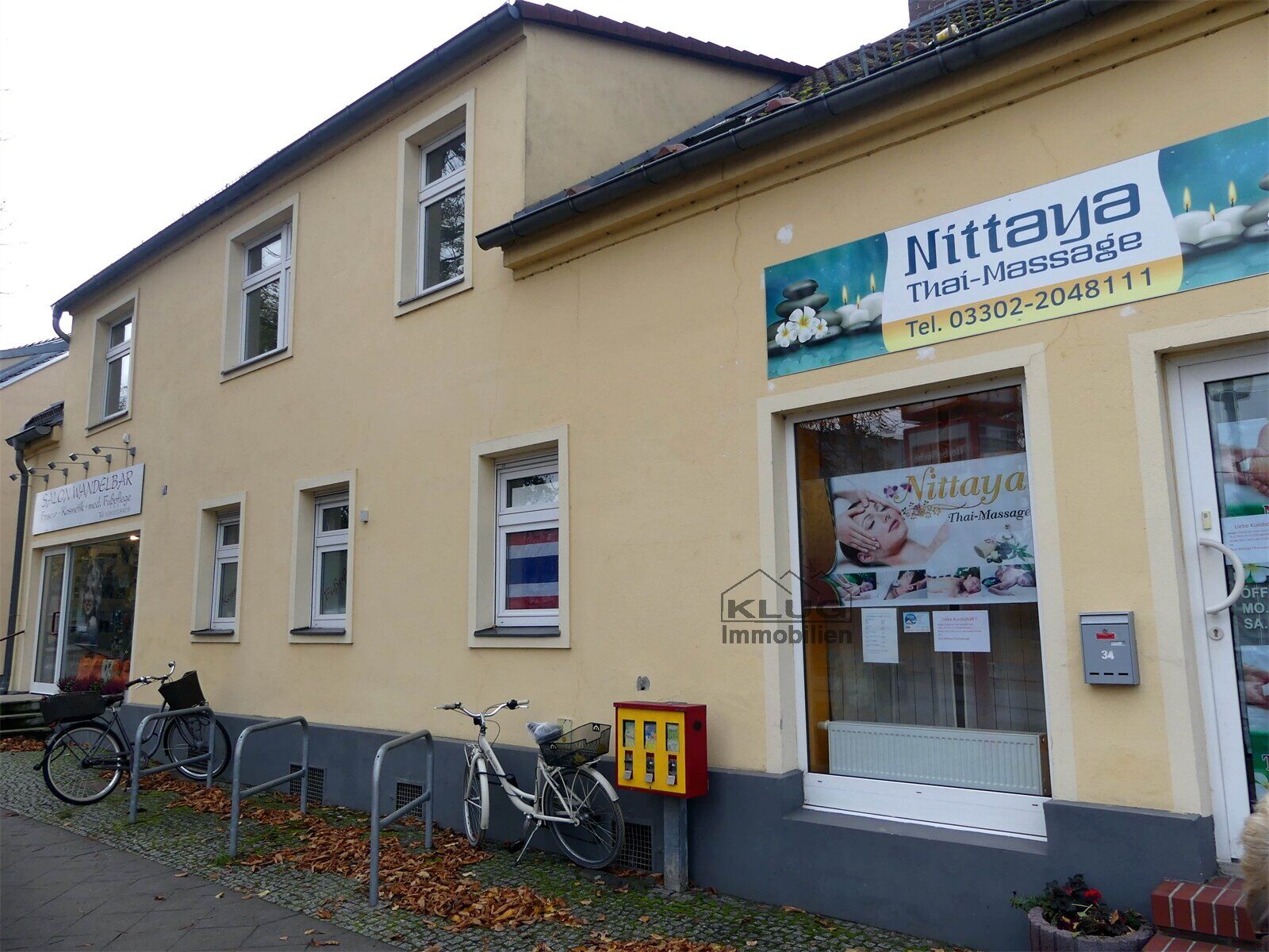 Hausansicht mit Gewerbe