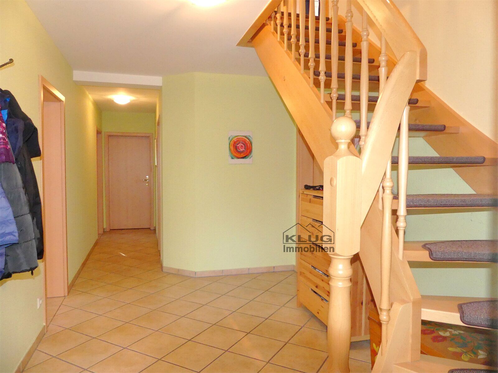 Große Diele im UG mit Treppe