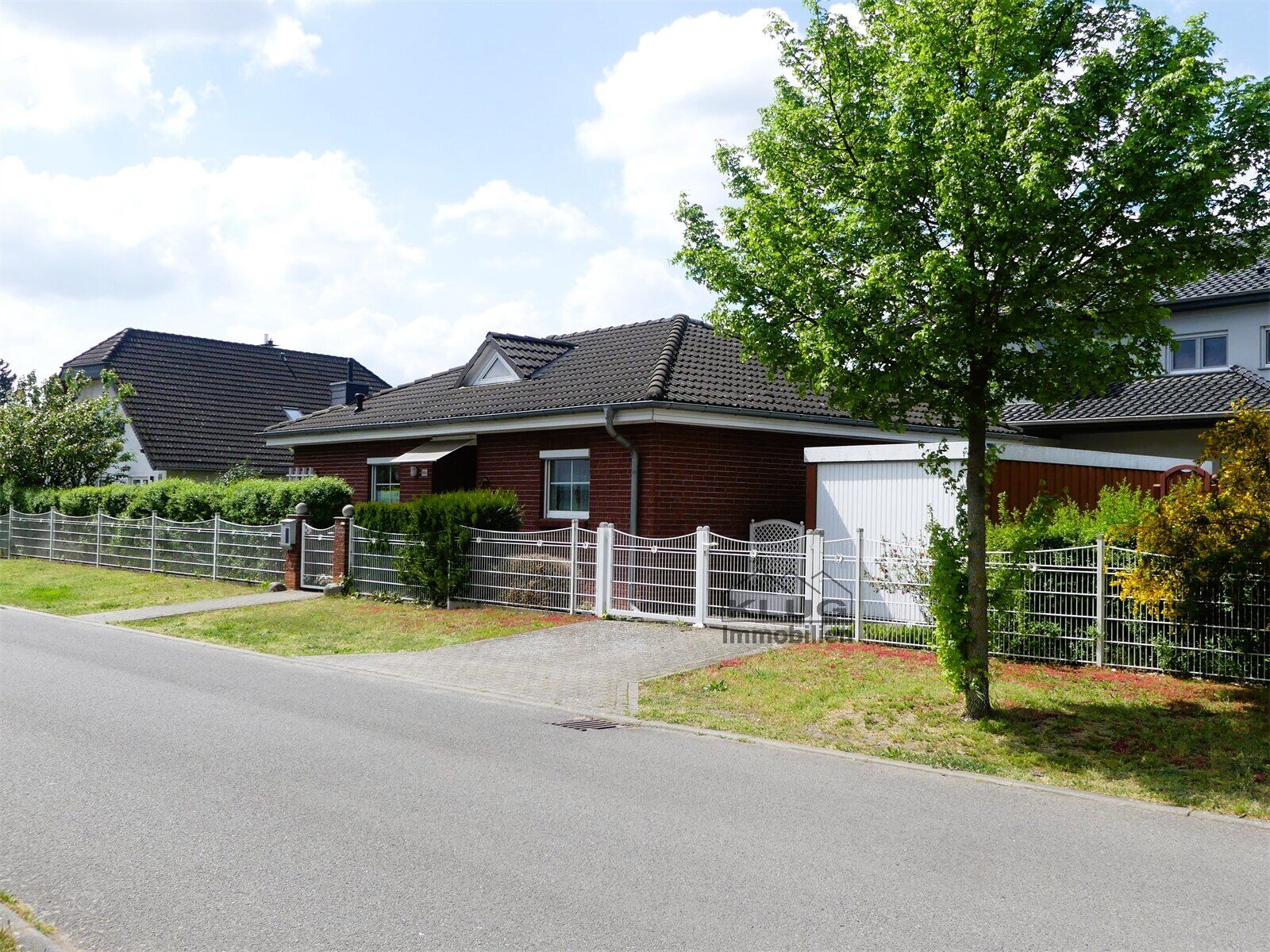 Seitliche Straßenansicht