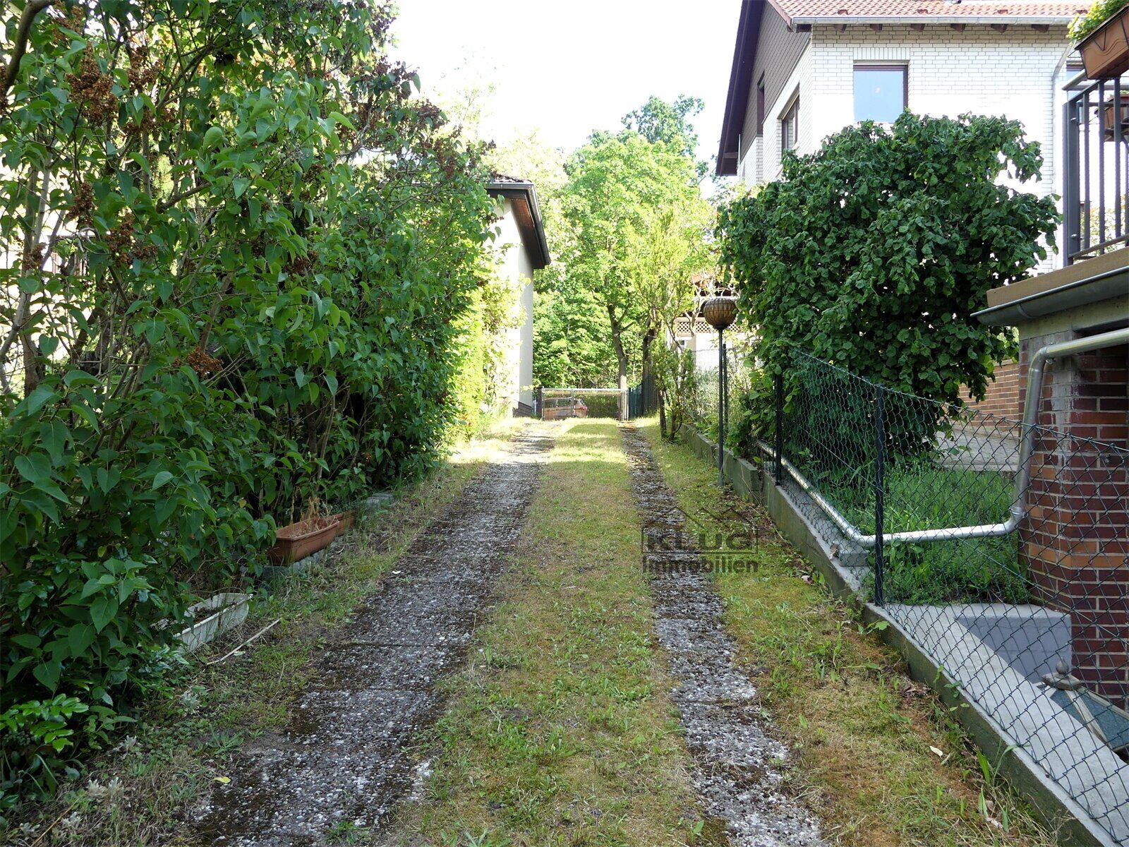 Zufahrt Richtung Straße