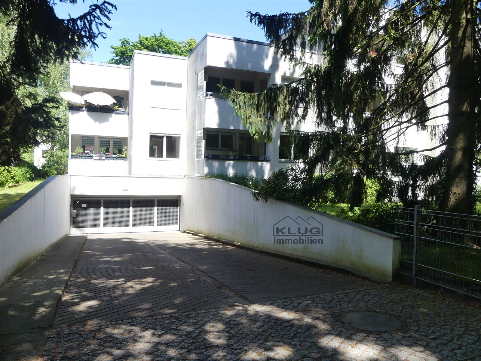 Einfahrt zur Tiefgarage