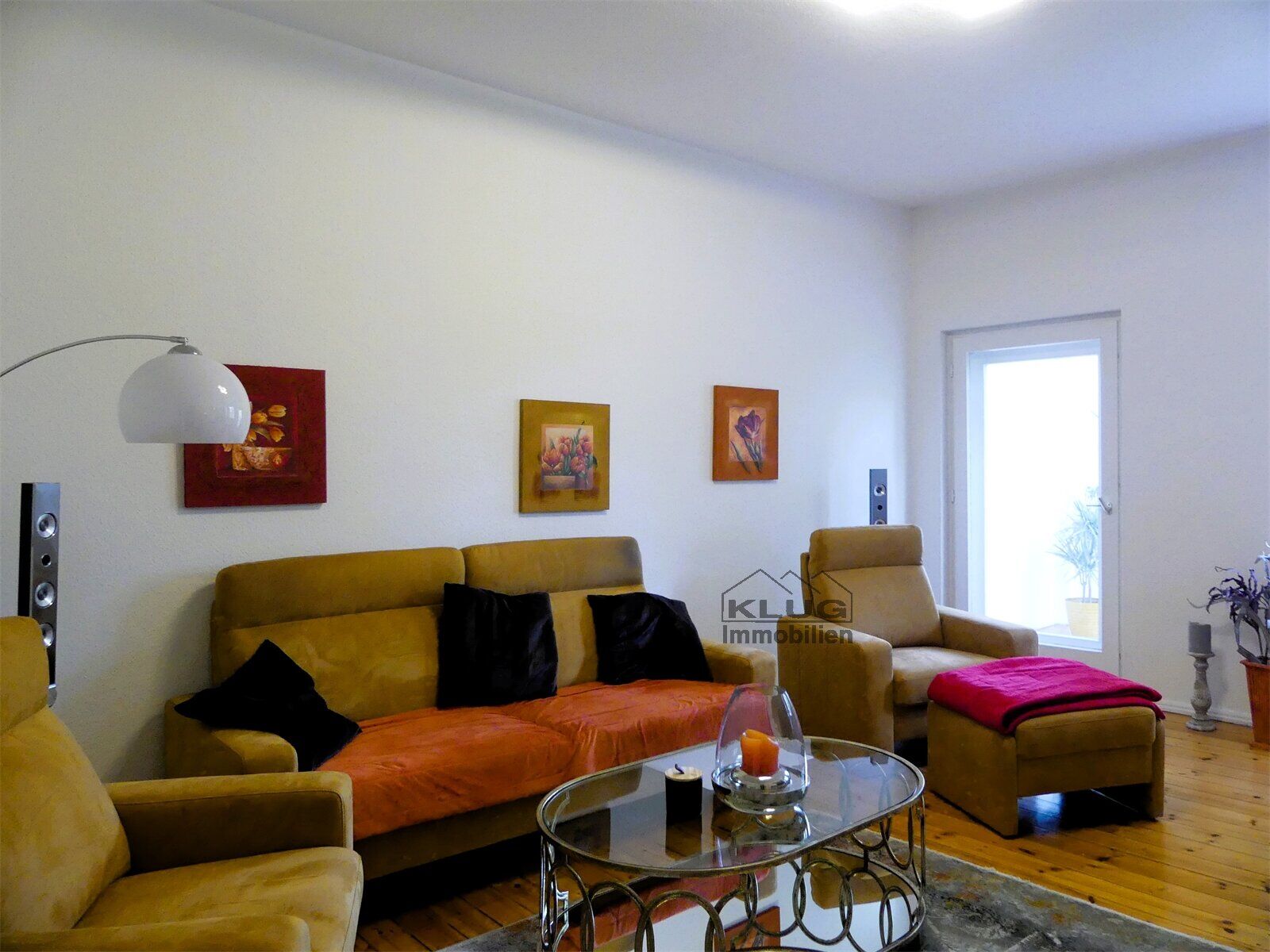 Wohnzimmer mit Sitzgarnitur
