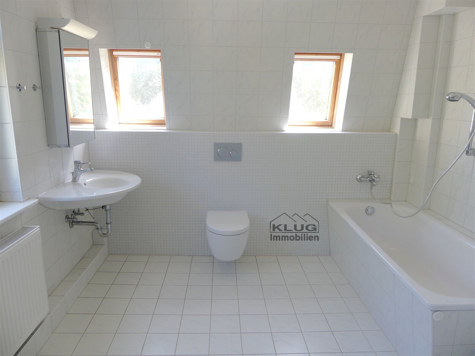 Großes Bad WC im OG