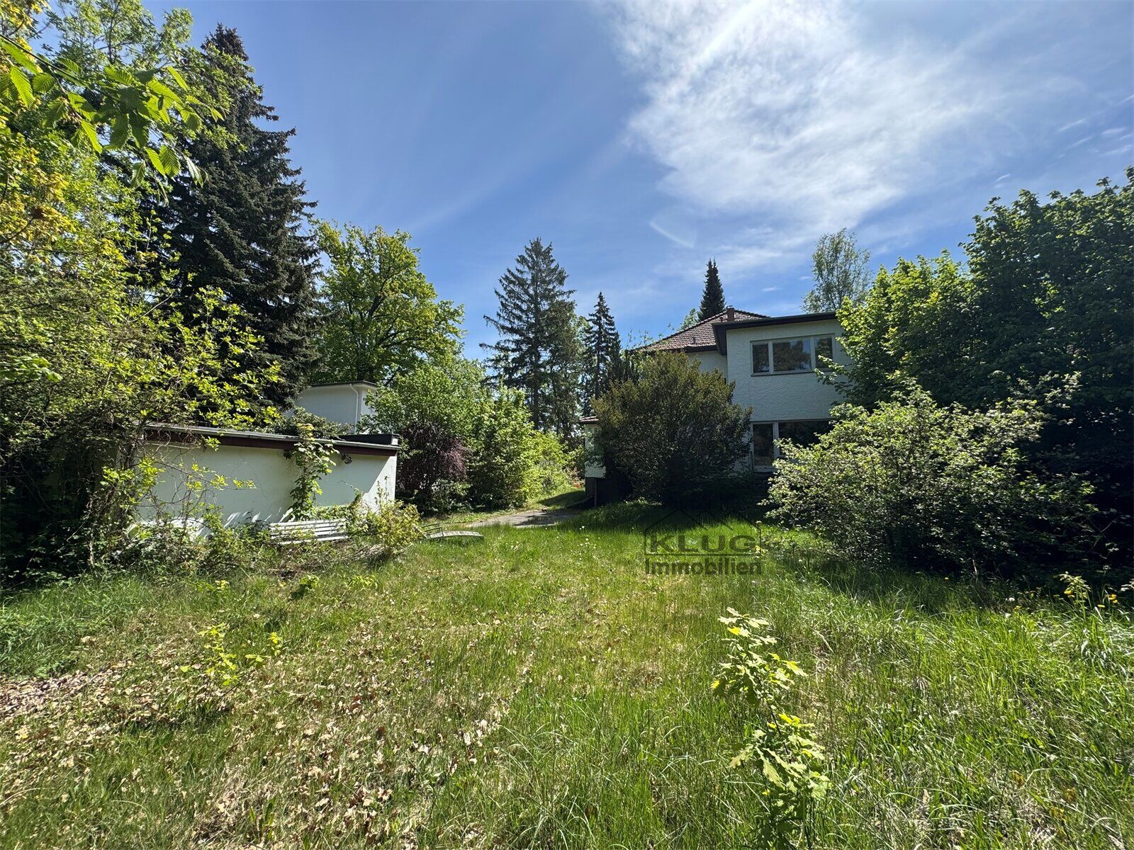 Rückansicht mit Sonnengarten