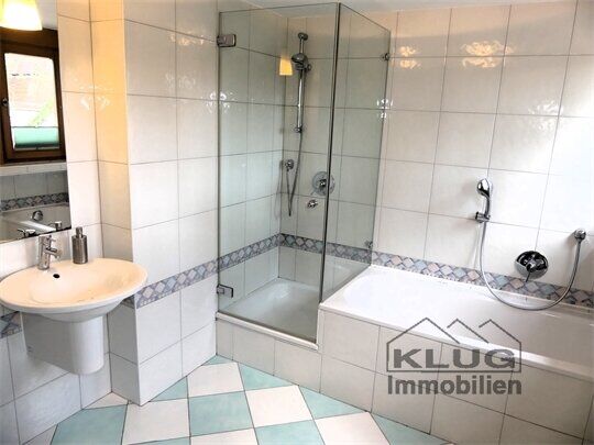 Komfortbad WC mit Badewanne u.