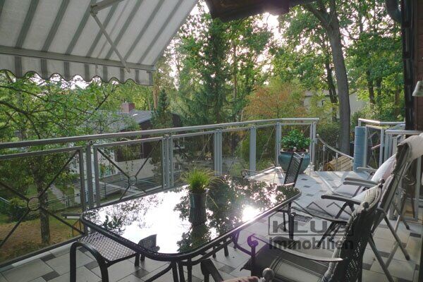 Große Terrasse im OG mit Weitb