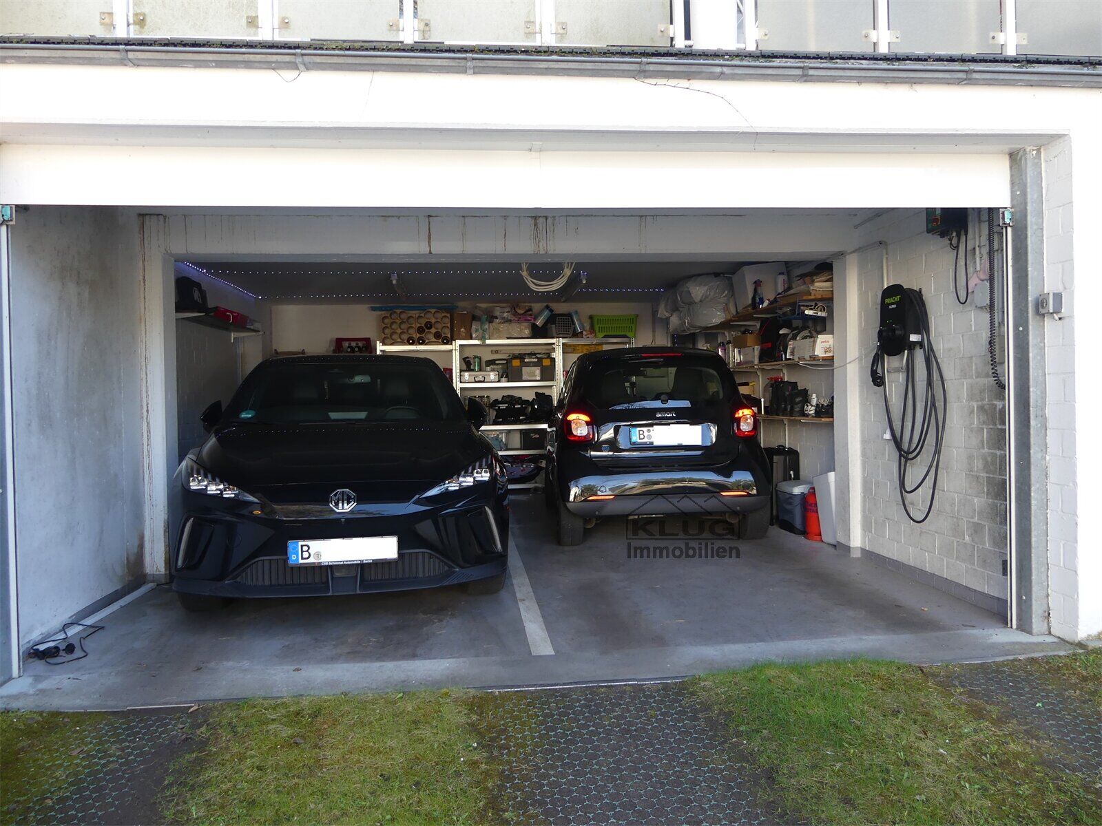 Große Doppelgarage