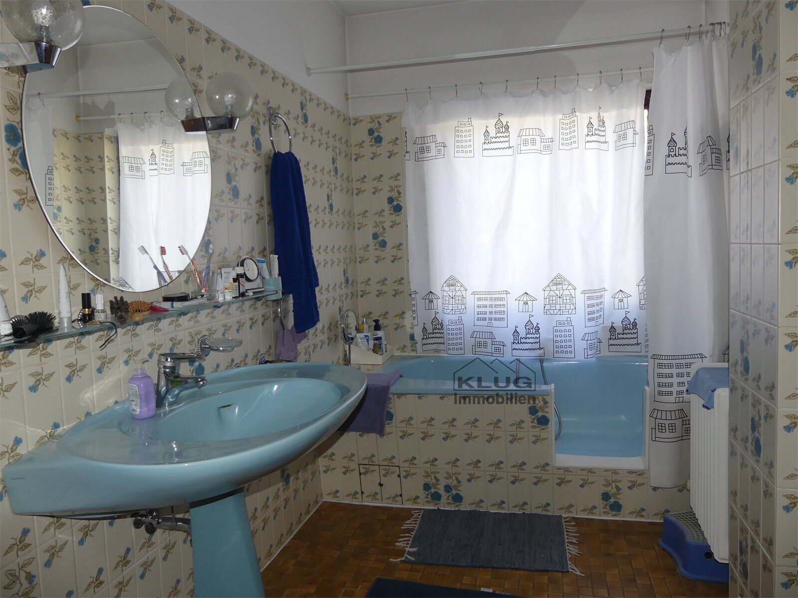 Wannenbad WC im OG