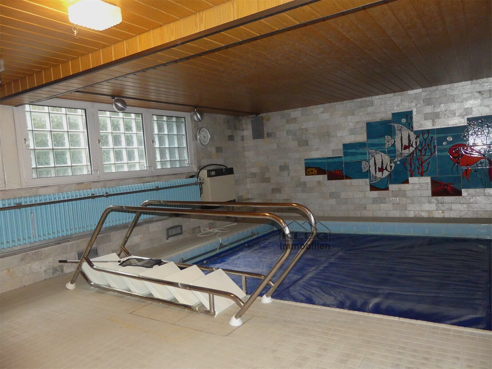 Poolhalle mit Sauna