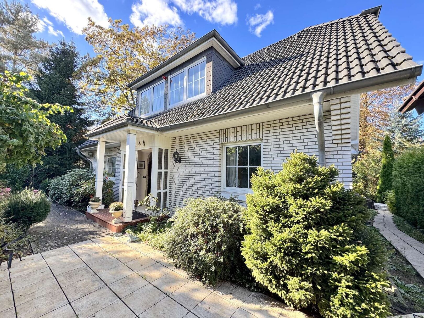 Eingangsbereich seitlich