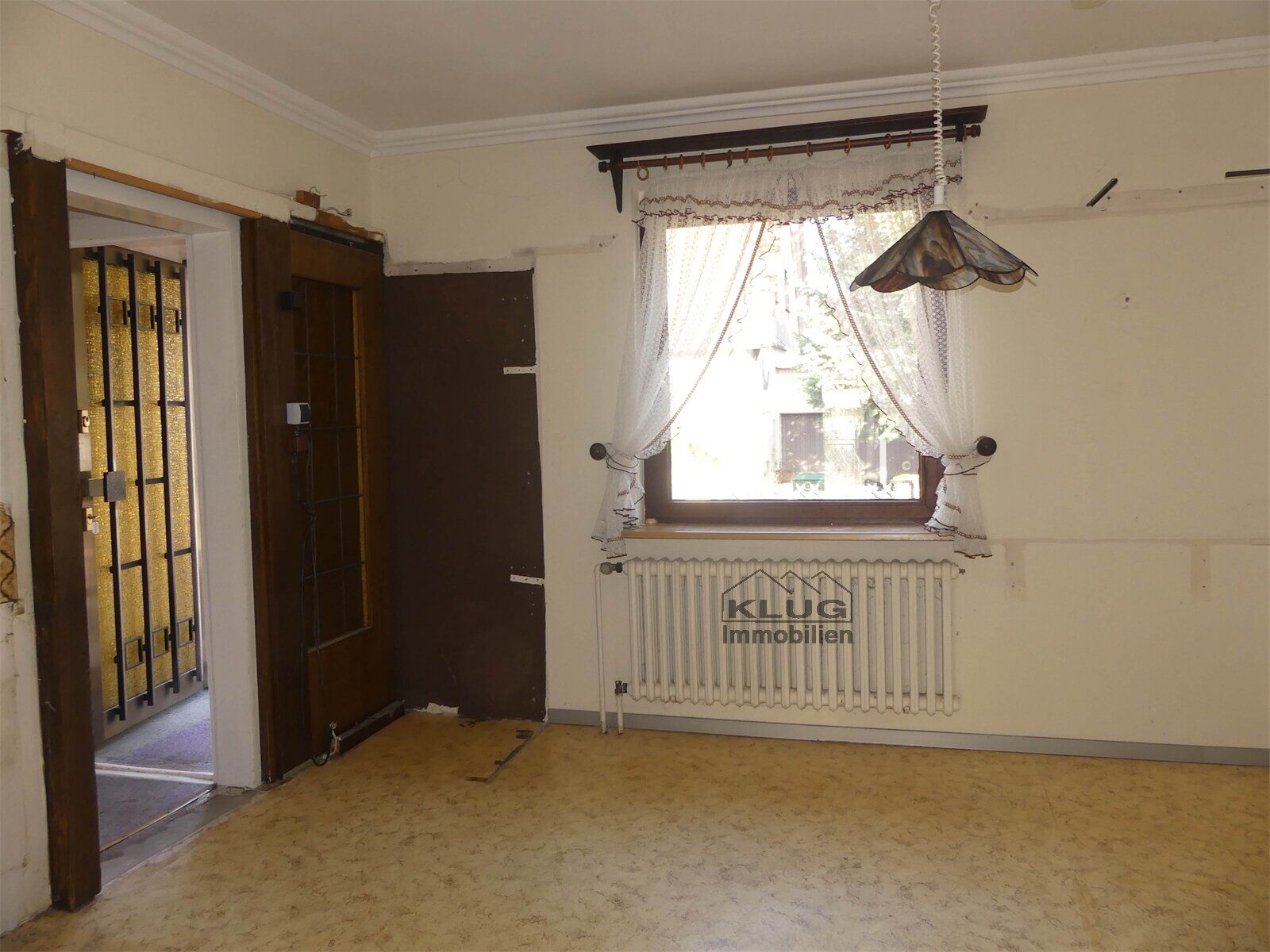 Küchenraum mit Durchgang