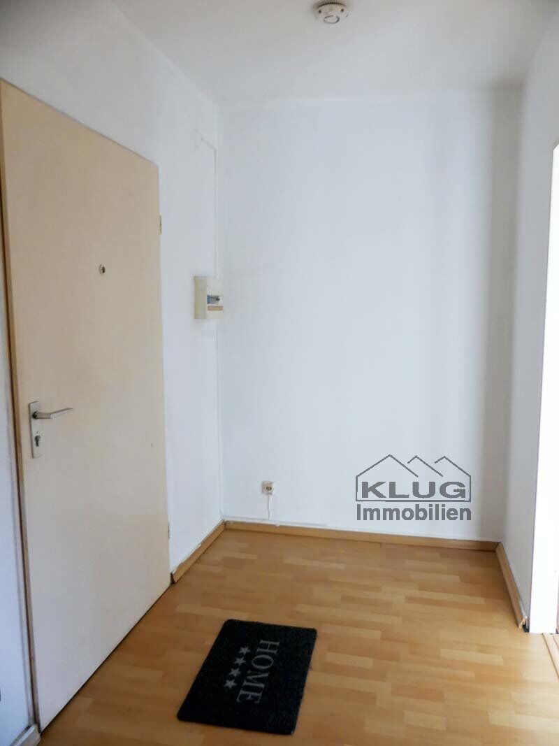 Diele mit Schranknische