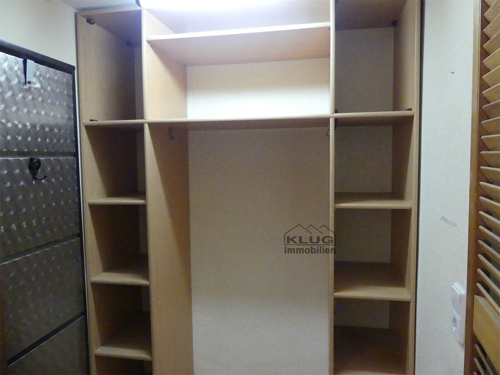 Begehbare Abstellkammer