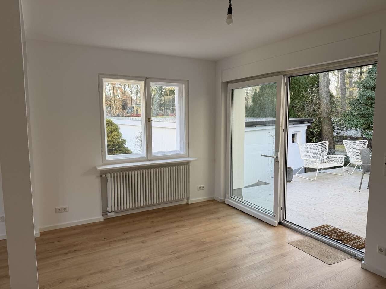 Wohnzimmer mit Terrassenzugang