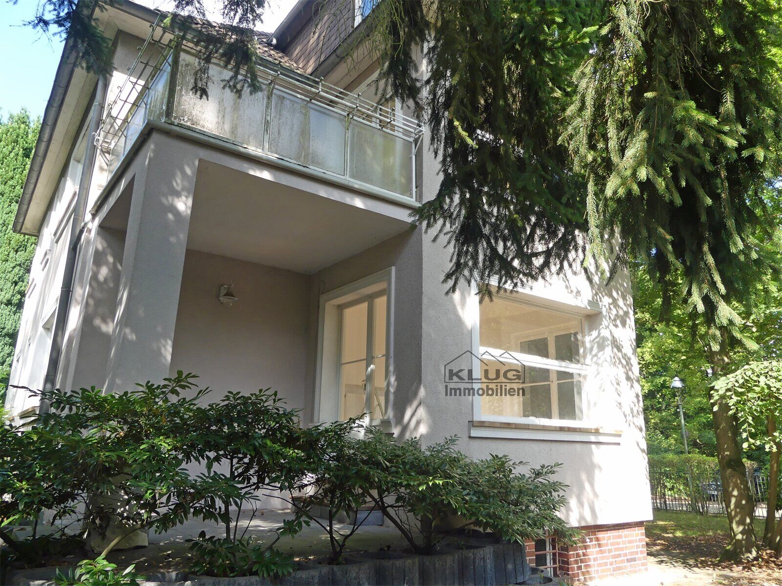 Seitliche Hausansicht