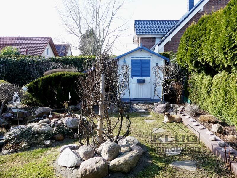 Ziergarten mit kleinem Gartenh