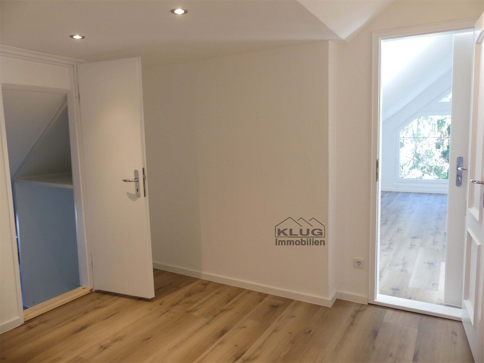 Ankleide zwischen SZ1 und Bad