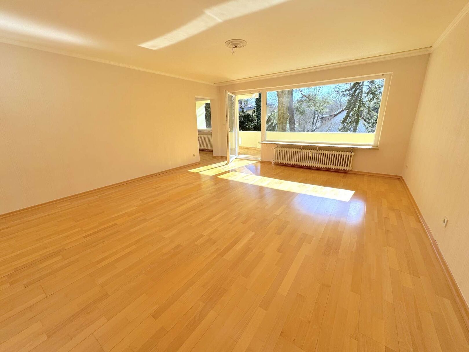 Wohnzimmer ohne Möbel