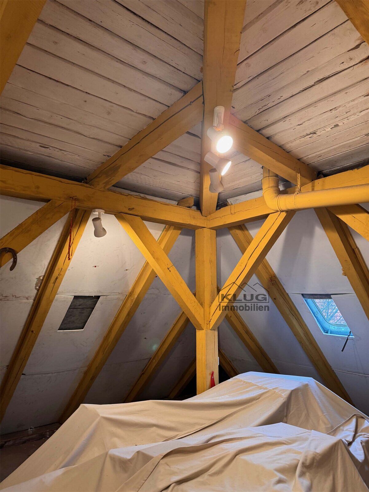 Dachstuhl ausbaufähig