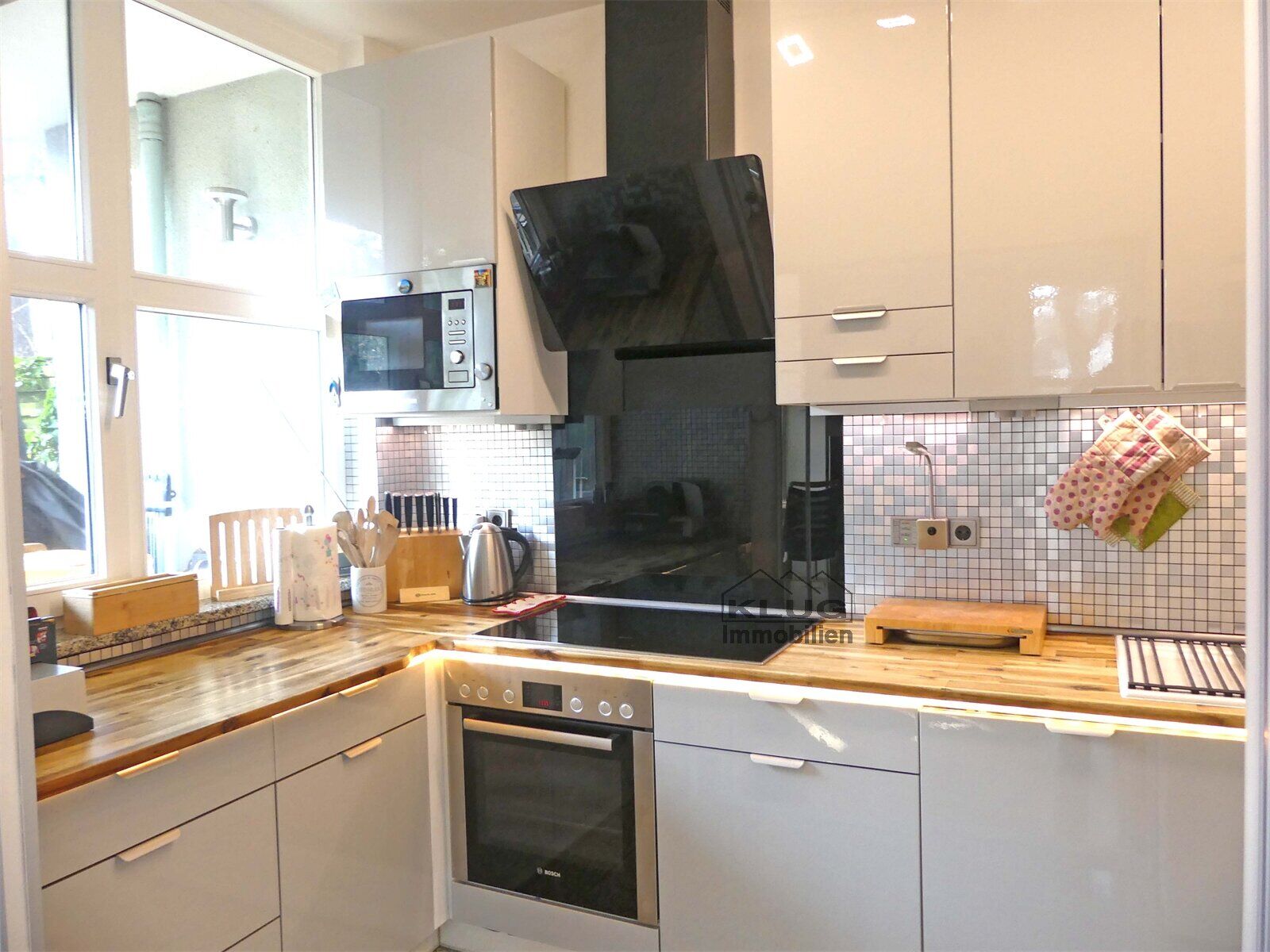 Einbauküche mit Einbaugeräten