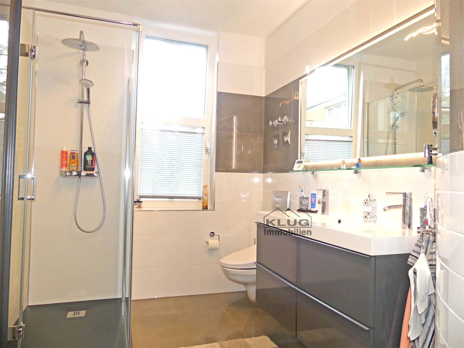 Modernes Duschbad WC im EG