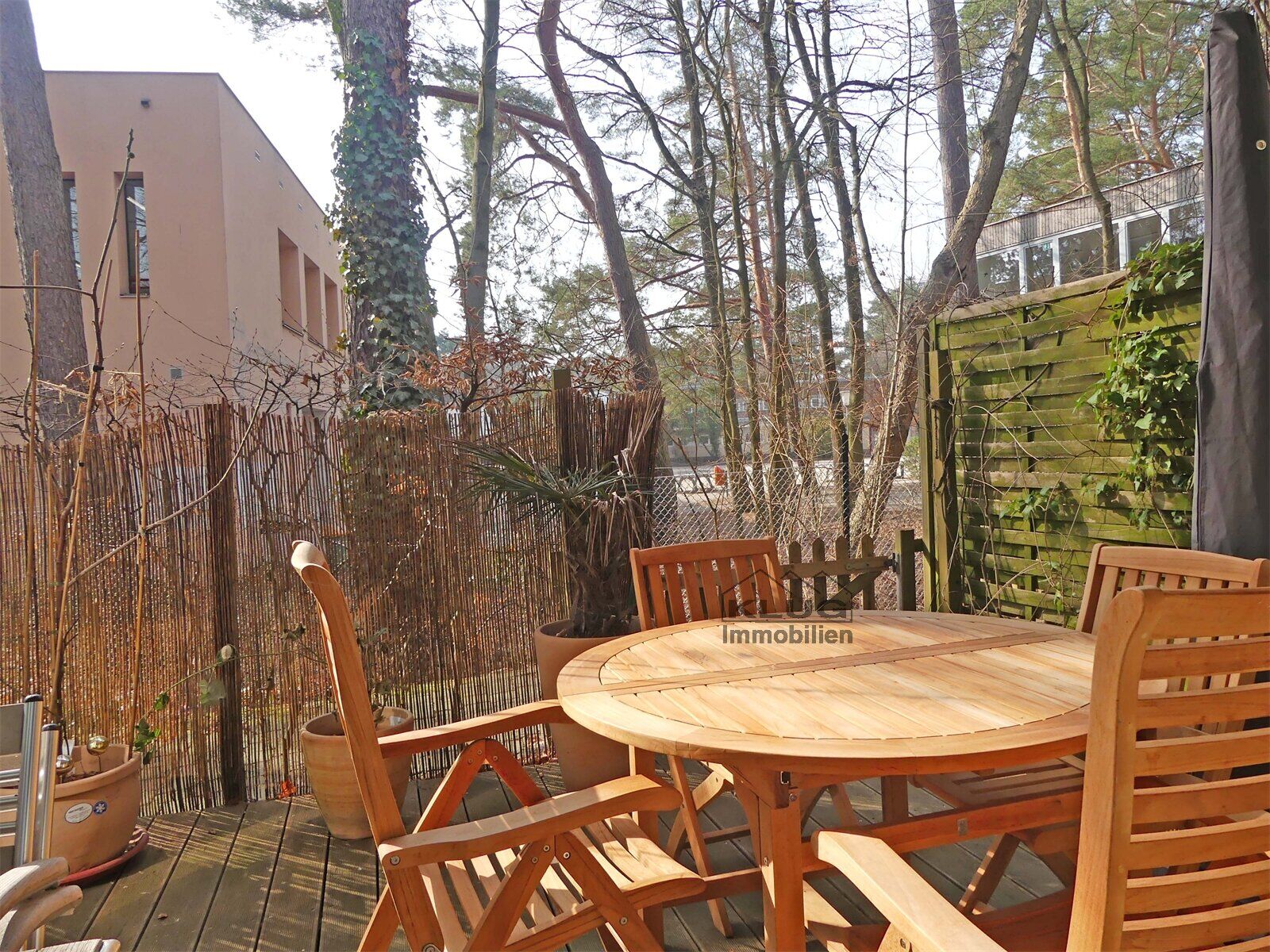 Terrasse mit Grünblick