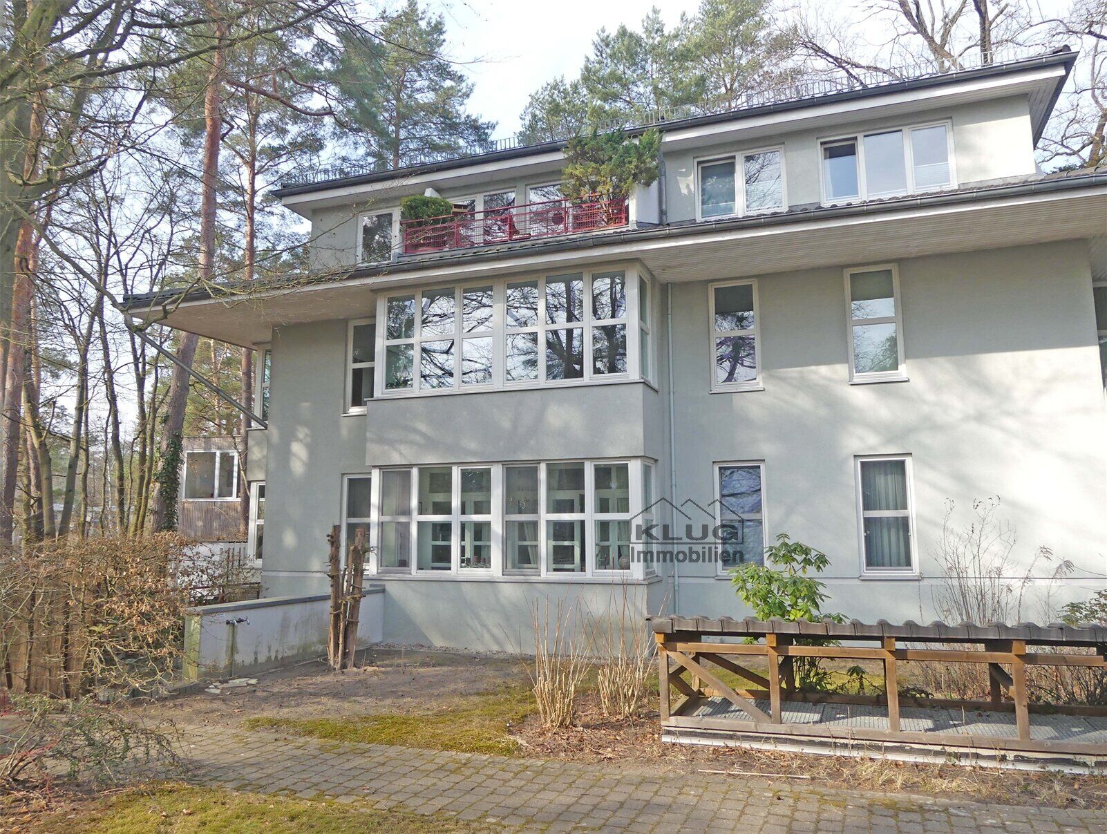 Seitliche Hausansicht