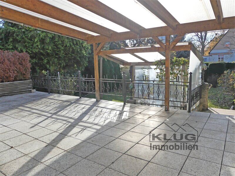 Große Sonnenterrasse