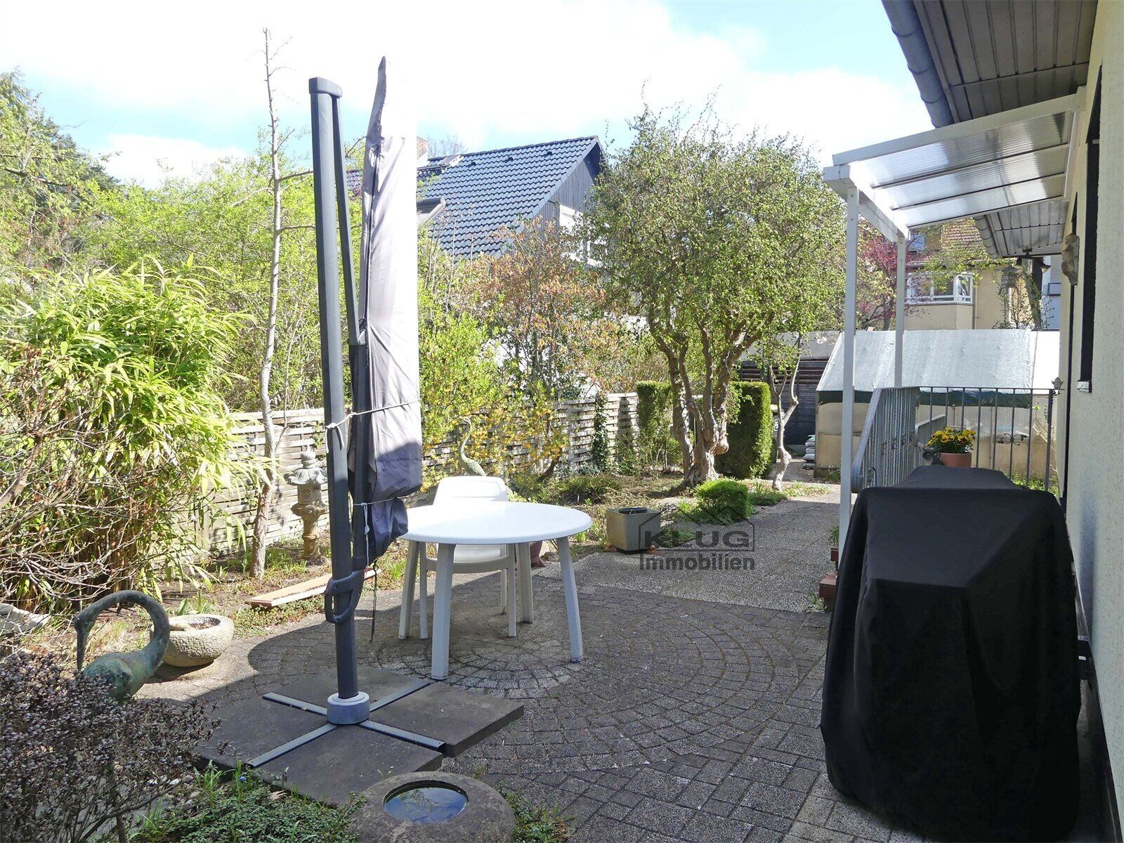 Rückseite mit Westterrasse